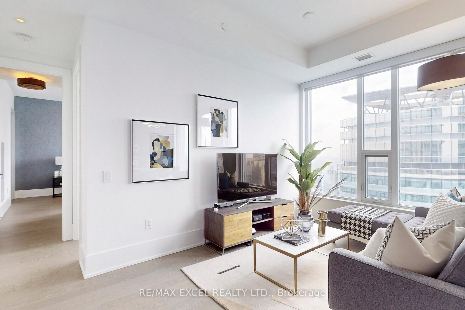 2 Bedrooms Condo at 10 York, Toronto For sale