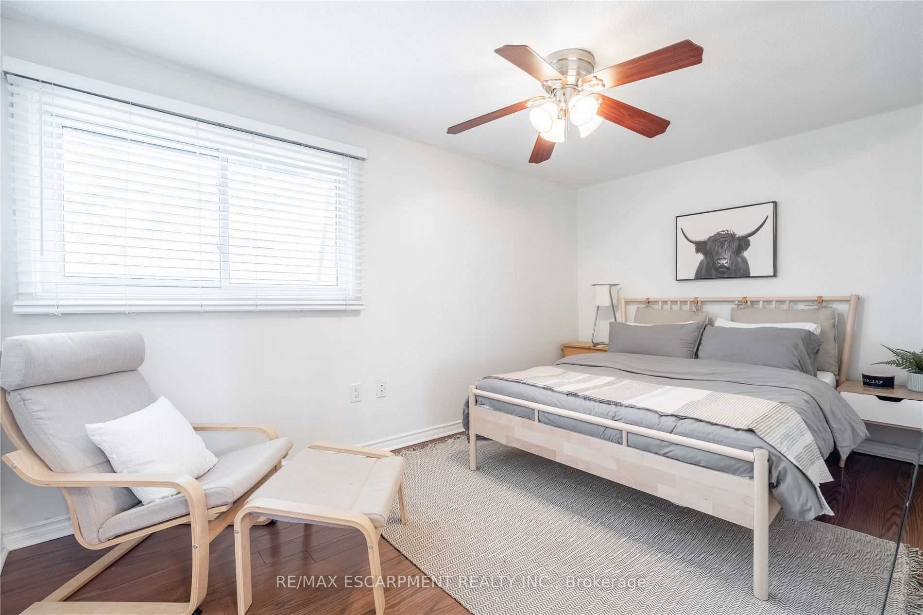3 Bedrooms Condo at 500 Stone Church,  Hamilton For sale