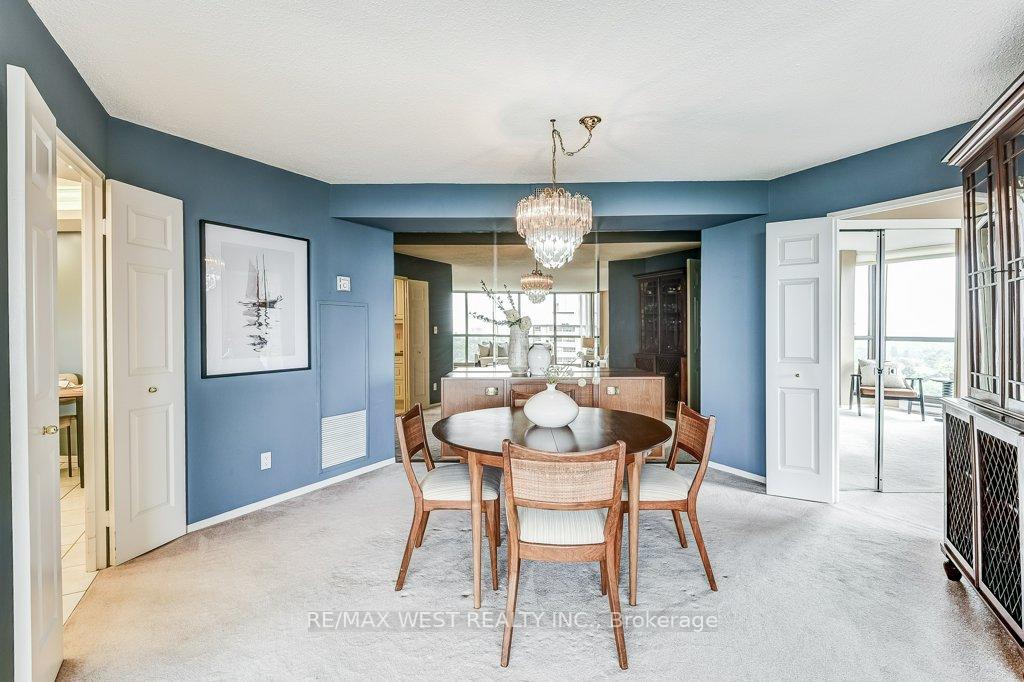 3 Bedrooms Condo at 2000 Islington, Toronto For sale