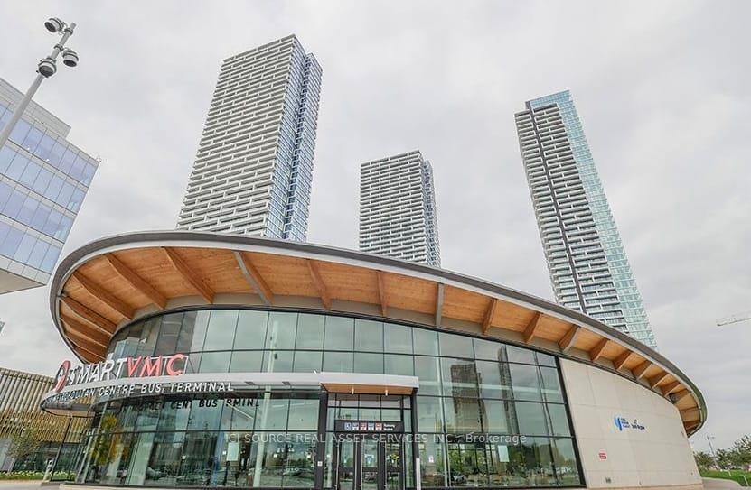 2 Bedrooms Condo at 898 Portage, Vaughan For sale