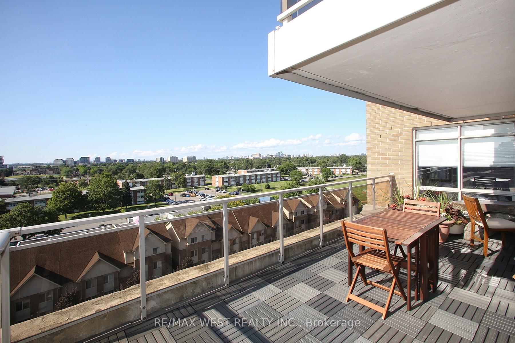 2 Bedrooms Condo at 650 Lawrence,  Toronto For sale