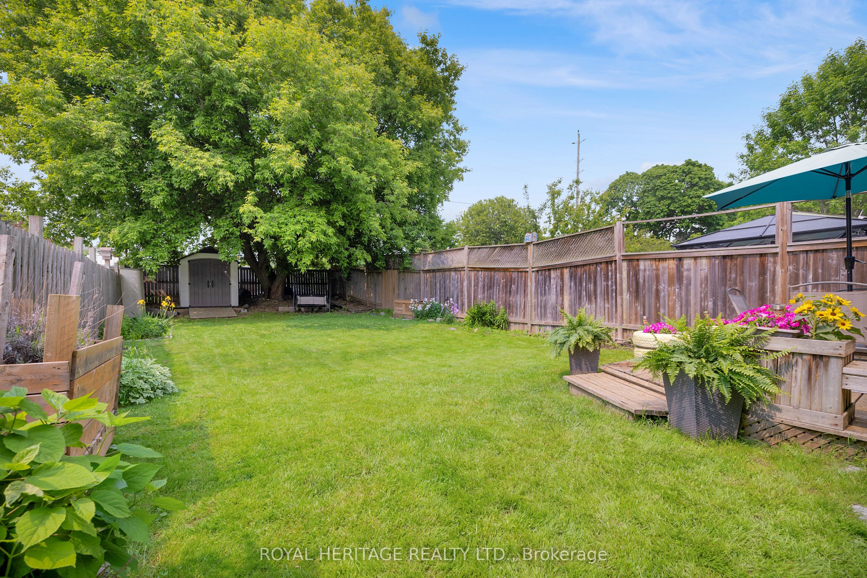 557 Berwick Crescent