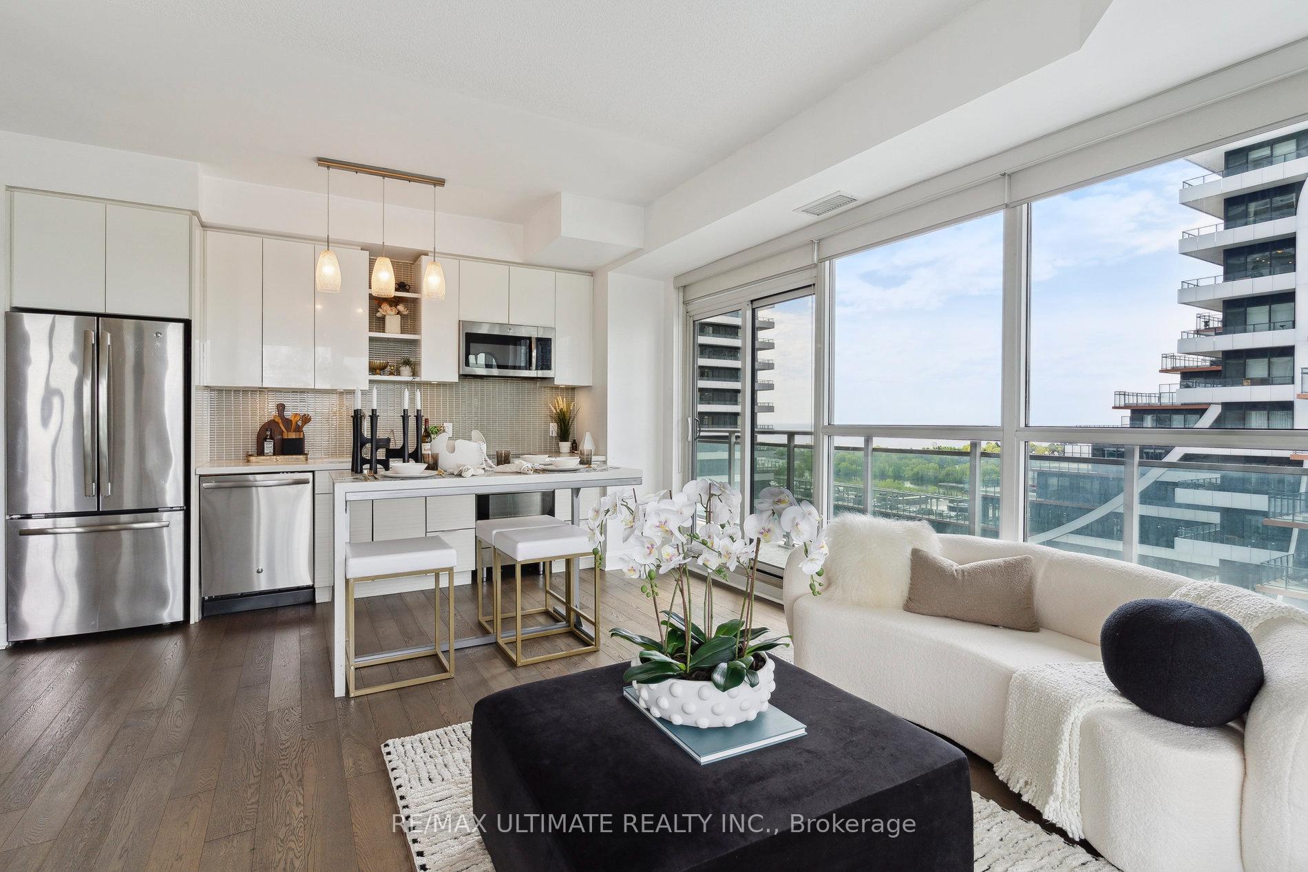 2 Bedrooms Condo at 33 Shore Breeze, Toronto For sale