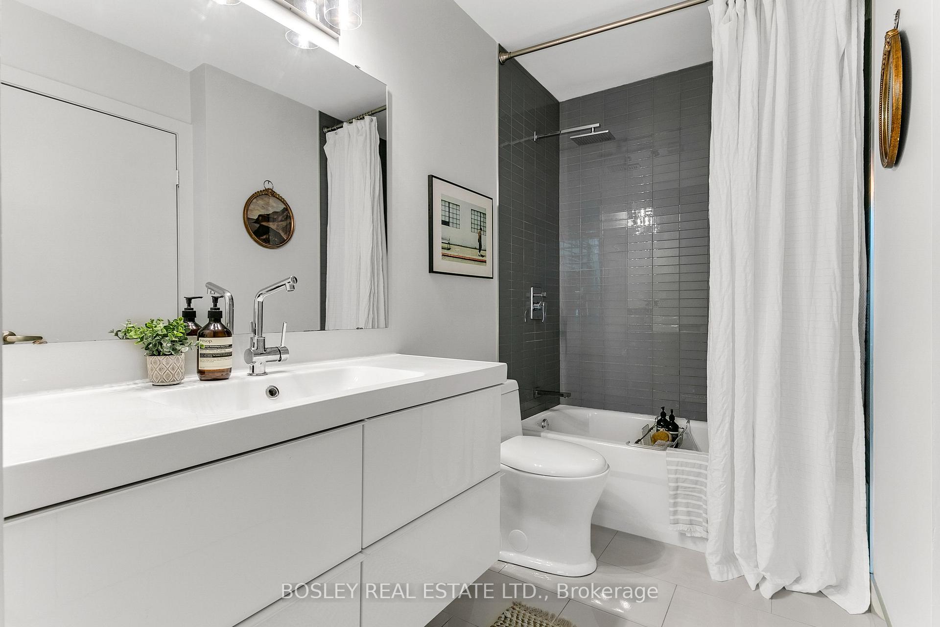 1 Bedroom Condo at 50 Camden, Toronto For sale