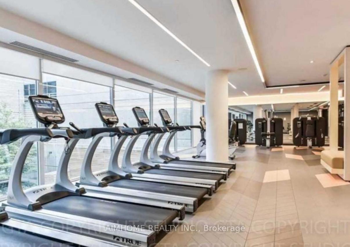 2 Bedrooms Condo at 30 Roehampton, Toronto For sale