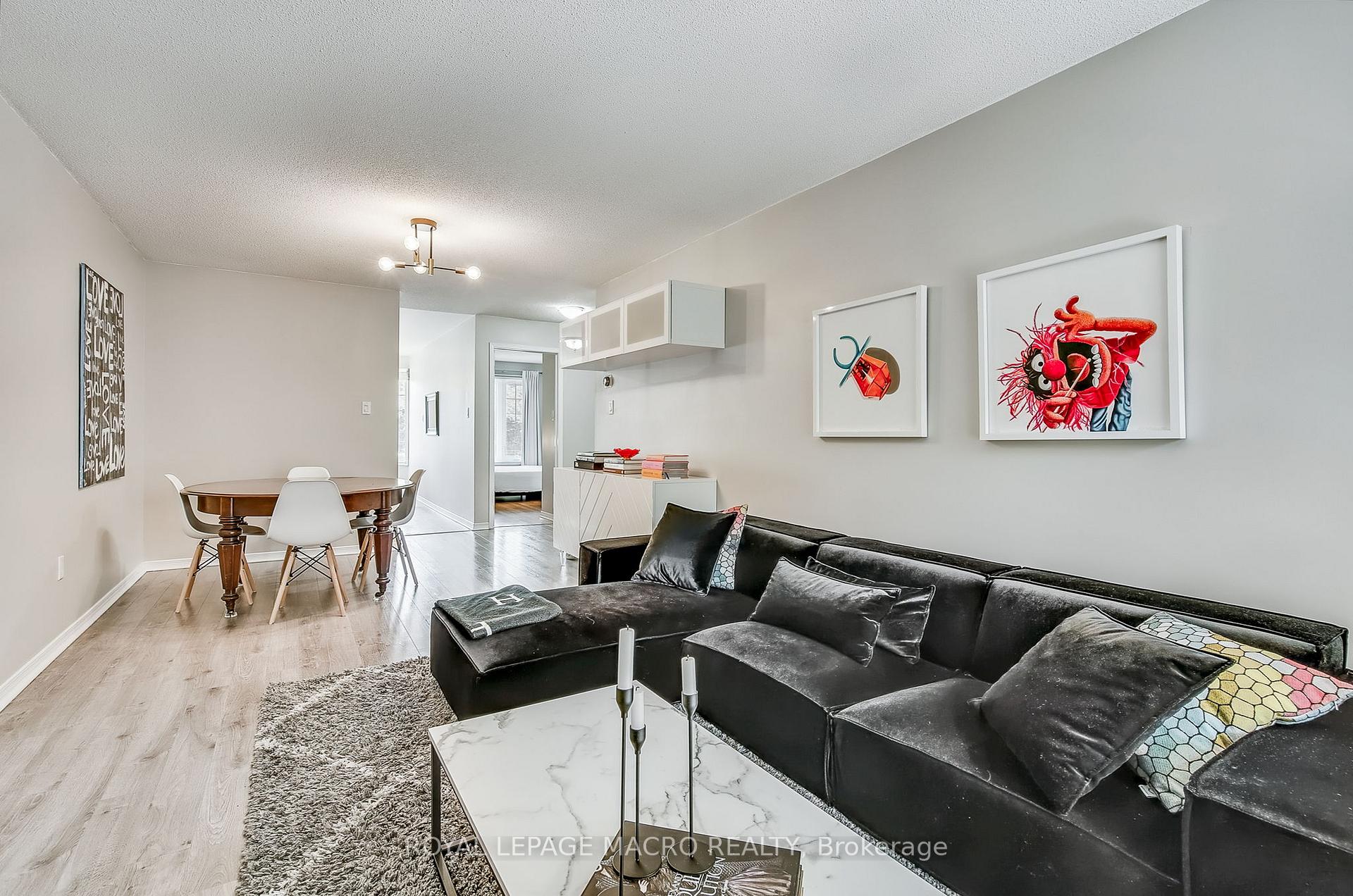 4 Bedrooms Condo at 2055 Walkers, Burlington For sale