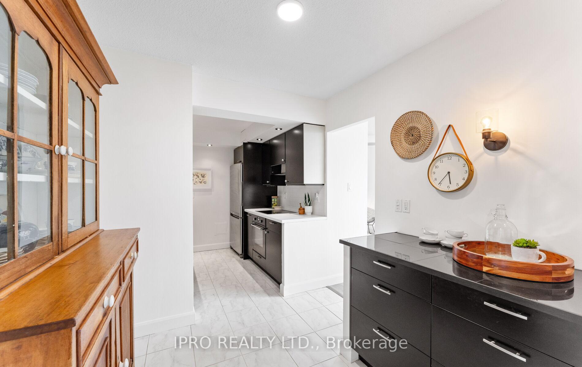 4 Bedrooms Condo at 60 Southport, Toronto For sale