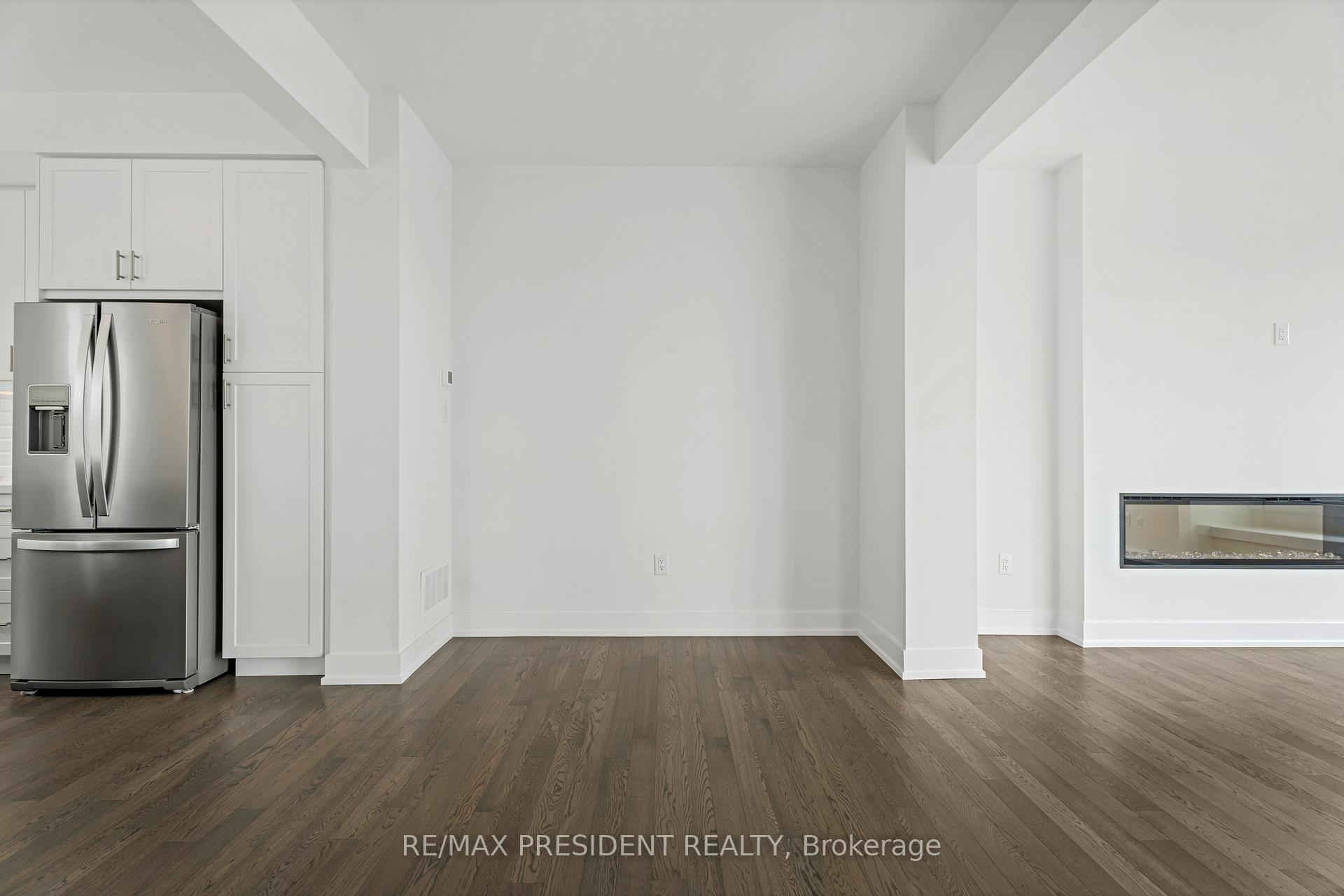 3 Bedrooms Condo at 2273 Turnberry, Burlington For sale