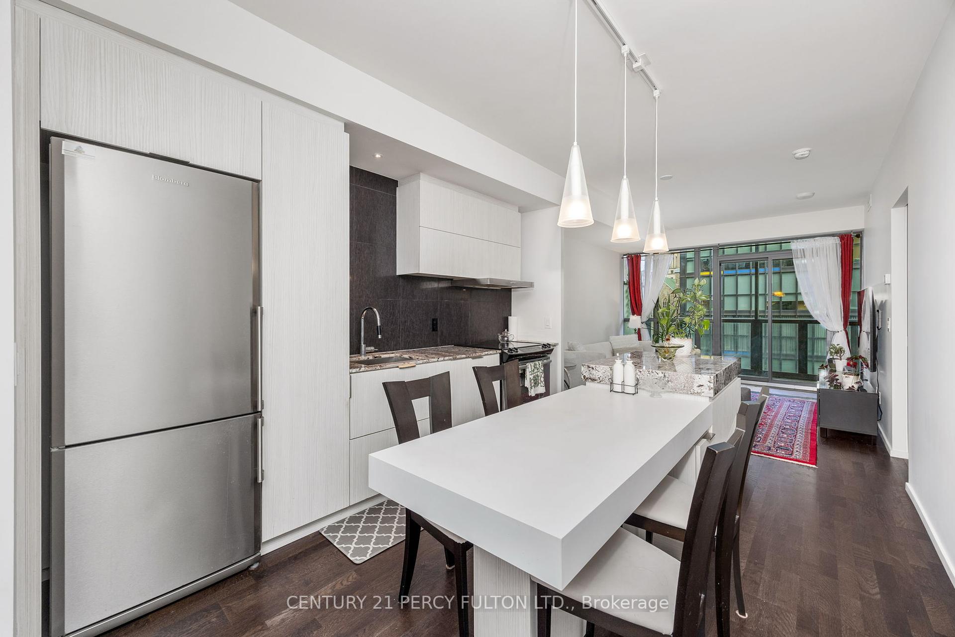 2 Bedrooms Condo at 101 Charles, Toronto For sale