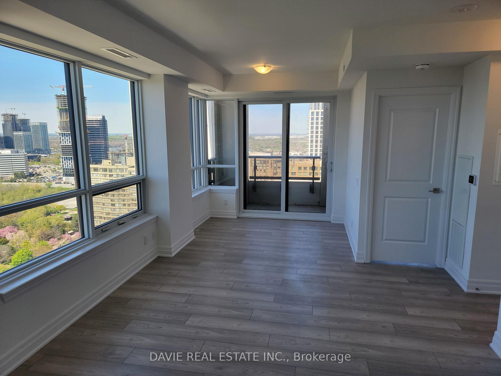 2 Bedrooms Condo at 36 Elm,  Mississauga For sale
