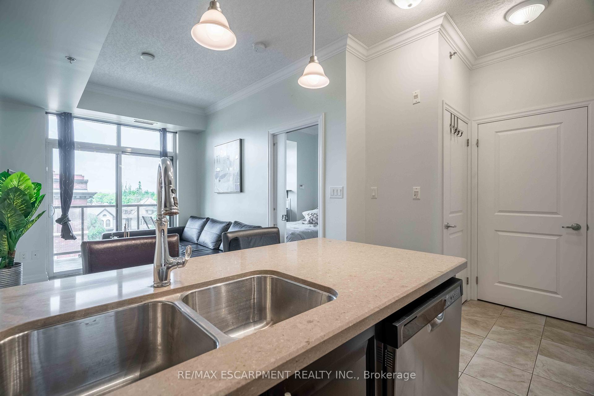 1 Bedroom Condo at 90 CHARLTON, Hamilton For sale