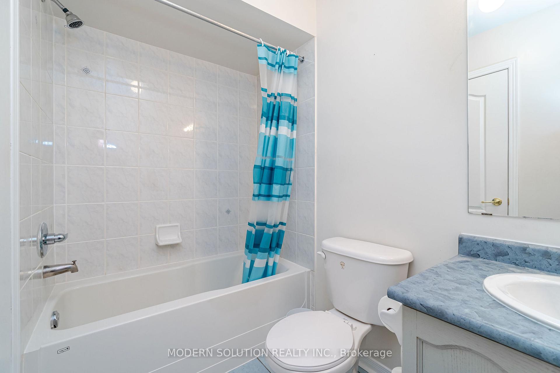 3 Bedrooms Condo at 525 Novo Star, Mississauga For sale