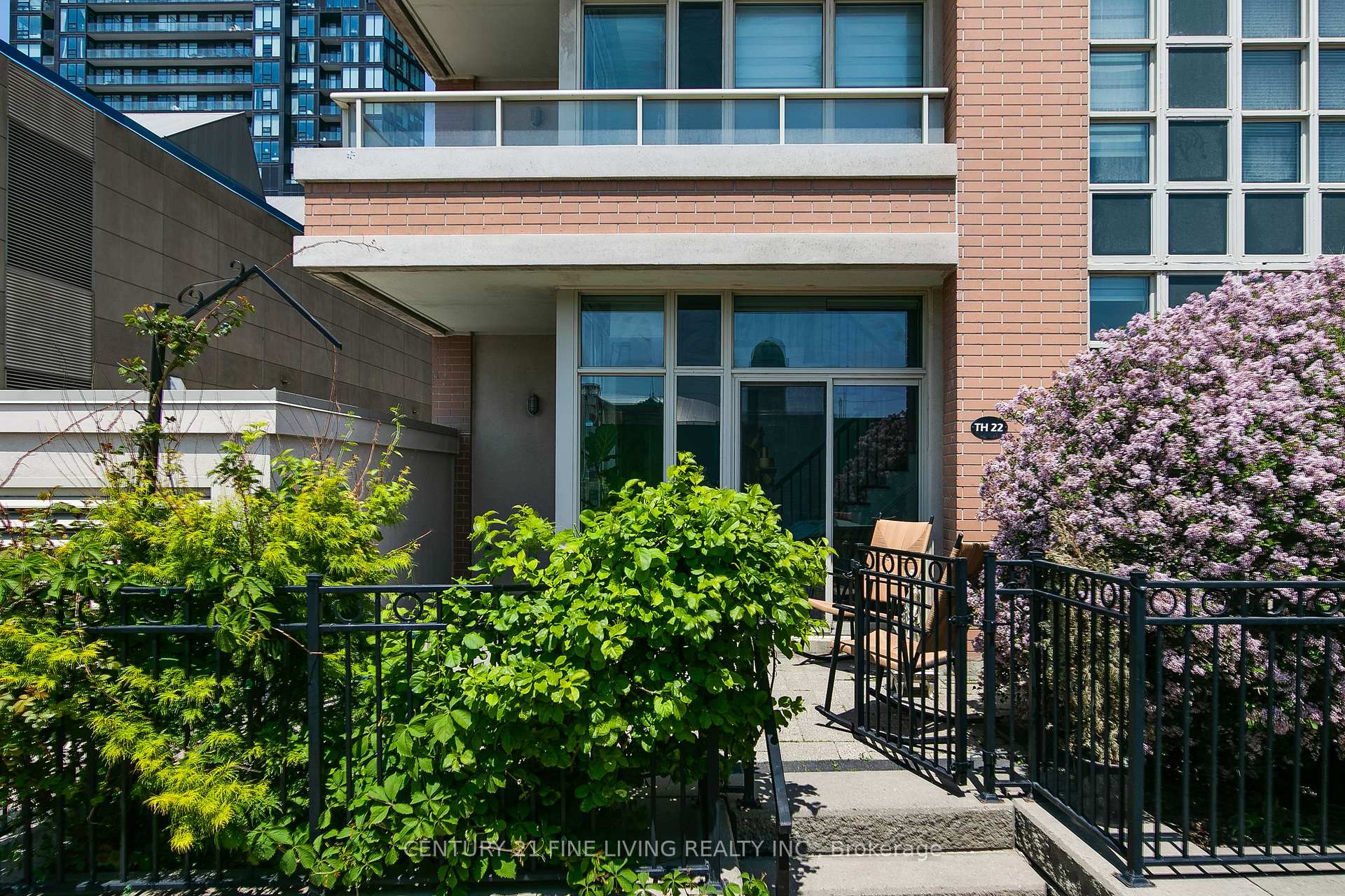 3 Bedrooms Condo at 6 Pirandello, Toronto For sale