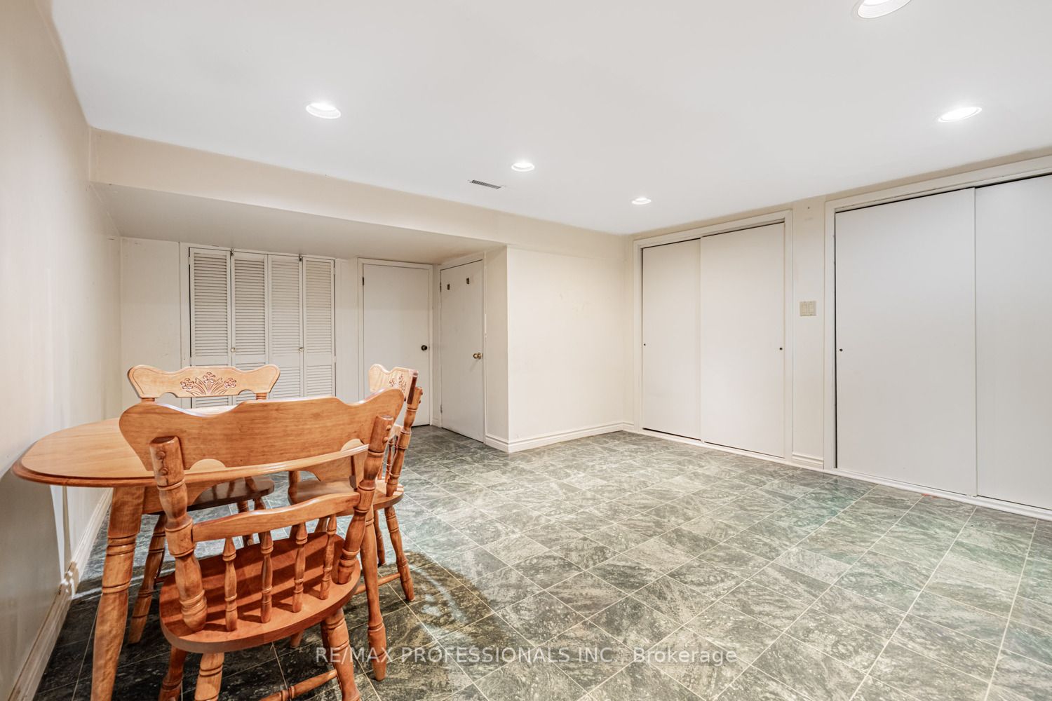 85 Blossom Crescent