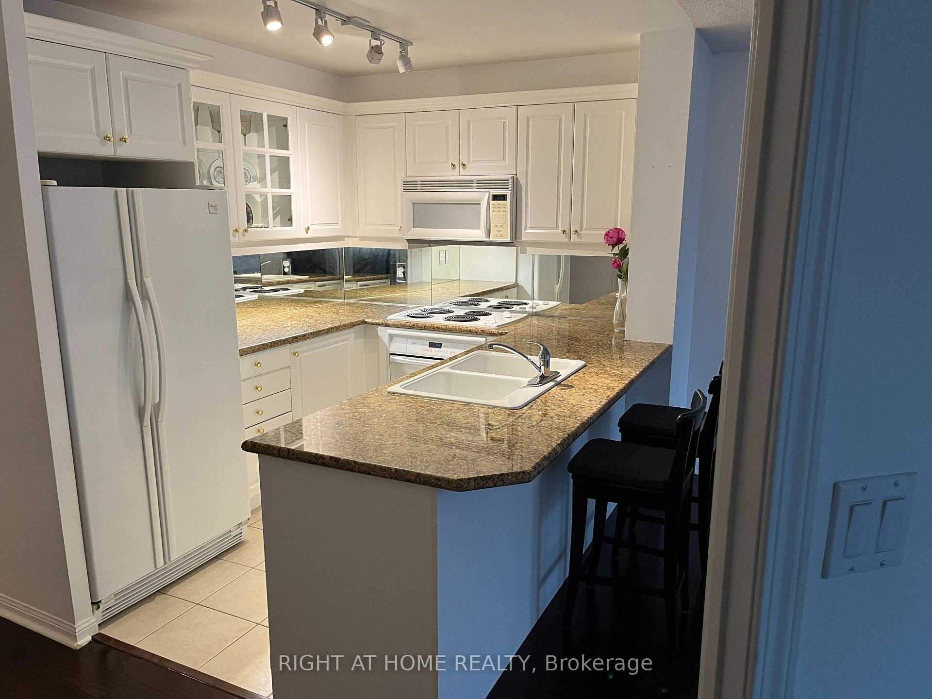 1 Bedroom Condo at 3130 Yonge, Toronto For sale