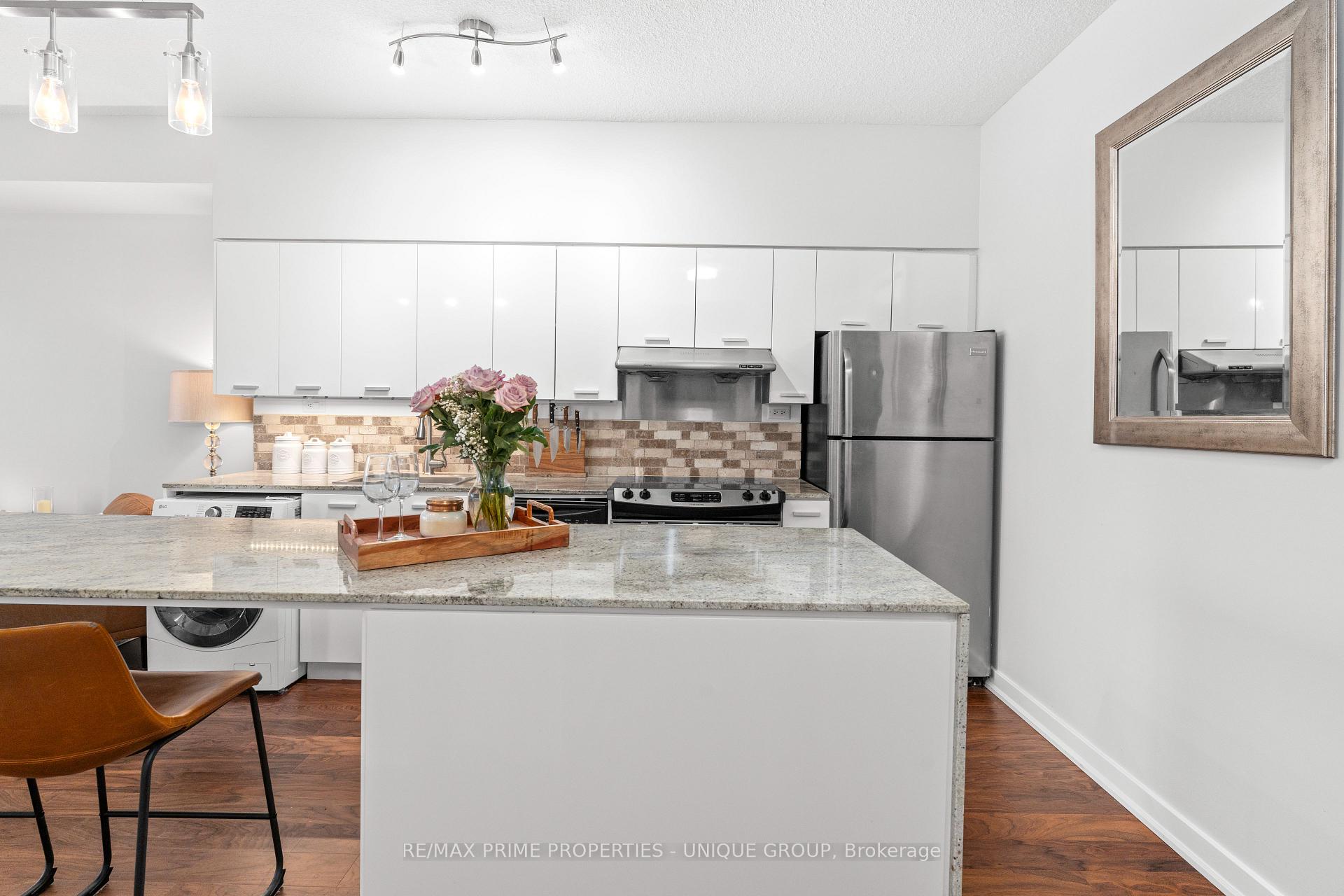 1 Bedroom Condo at 29 Singer, Toronto For sale
