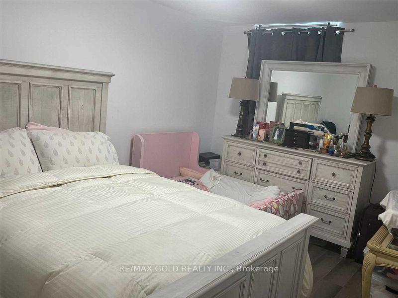 2 Bedrooms Condo at 2835 Islington,  Toronto For sale