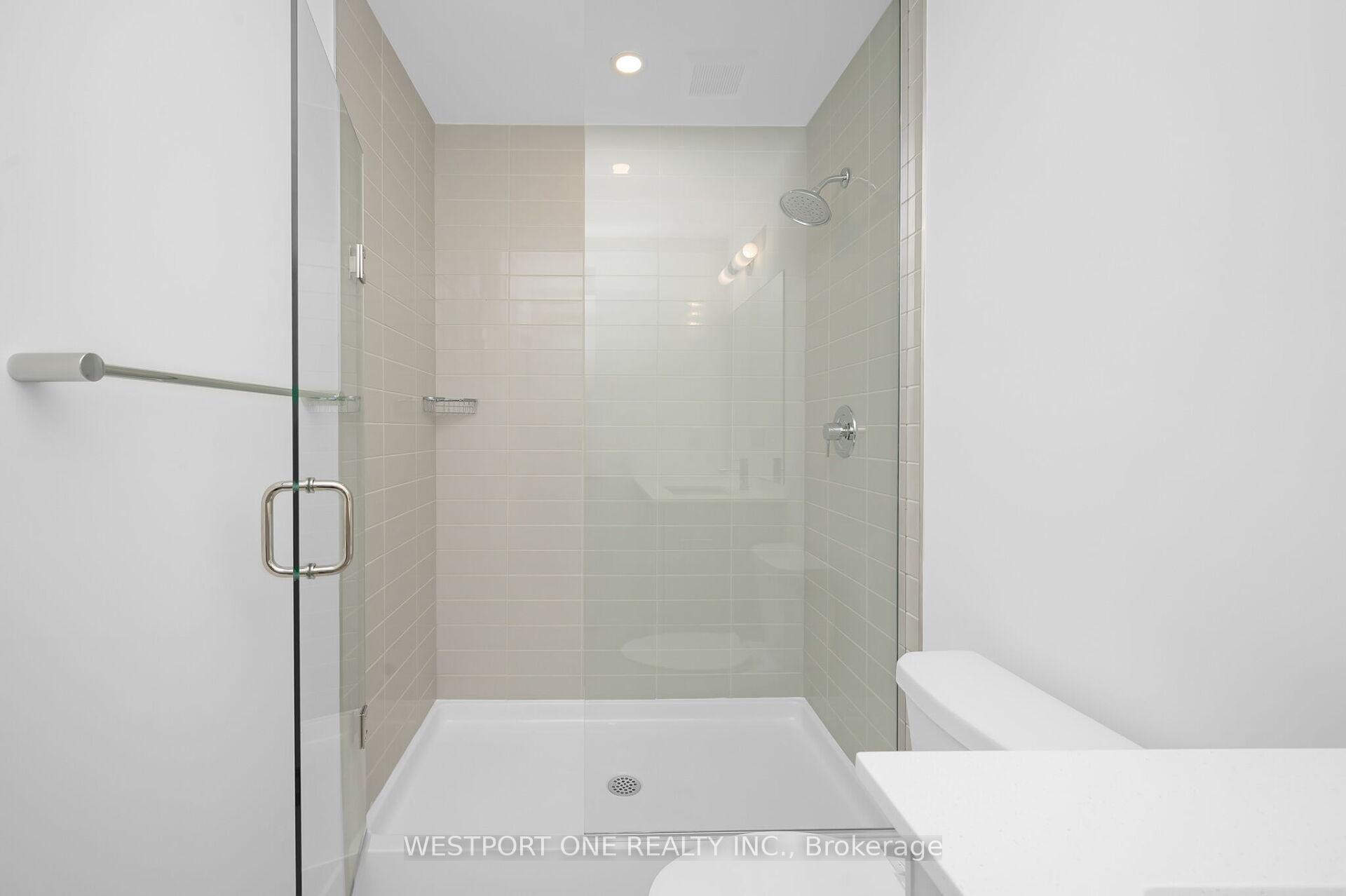 4 Bedrooms Condo at 2273 Turnberry, Burlington For sale