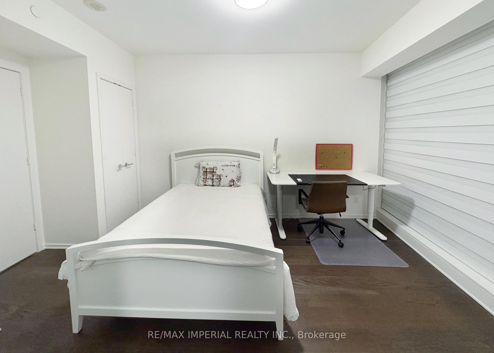 2 Bedrooms Condo at 1 Bloor, Toronto For sale