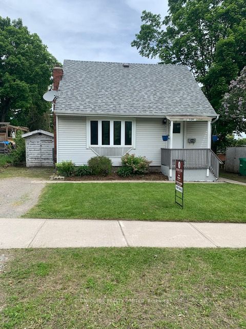 724 Fairbairn