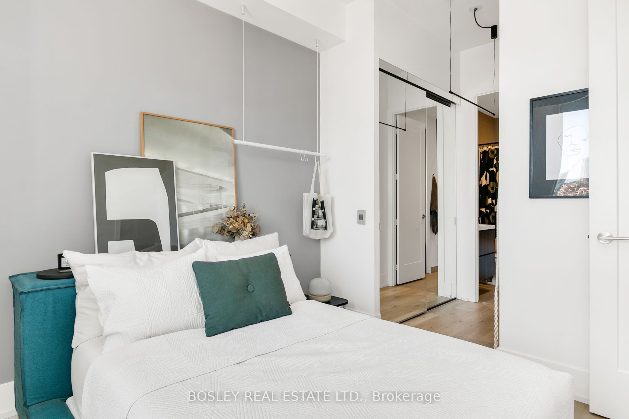 80 Vanauley Street, #PH16