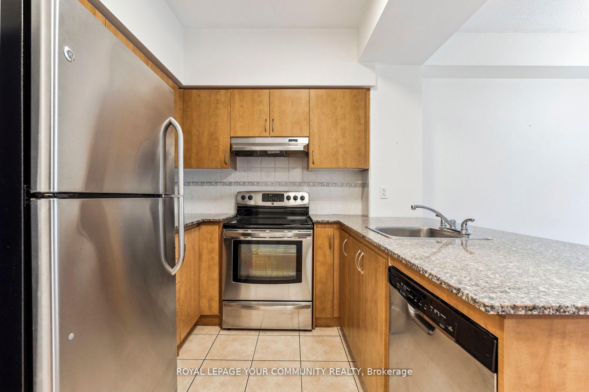 3 Bedrooms Condo at 207 Wellesley,  Toronto For sale
