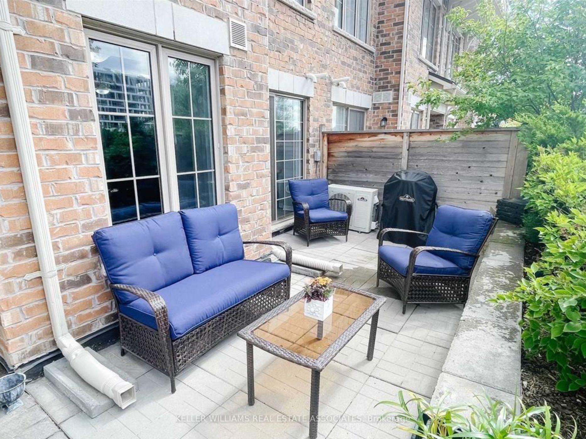 3 Bedrooms Condo at 2441 Greenwich, Oakville For sale