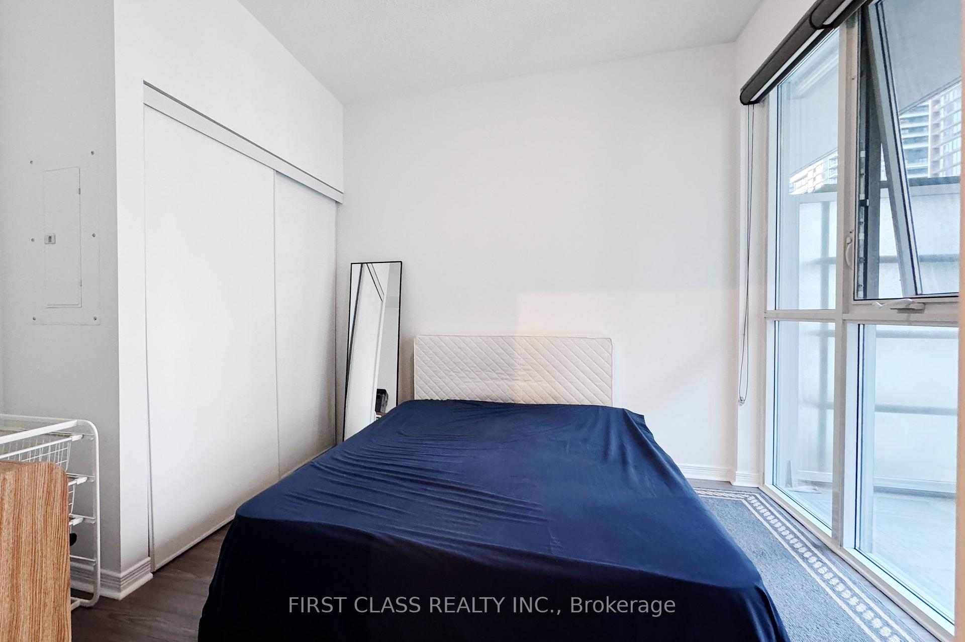 1 Bedroom Condo at 352 Front, Toronto For sale