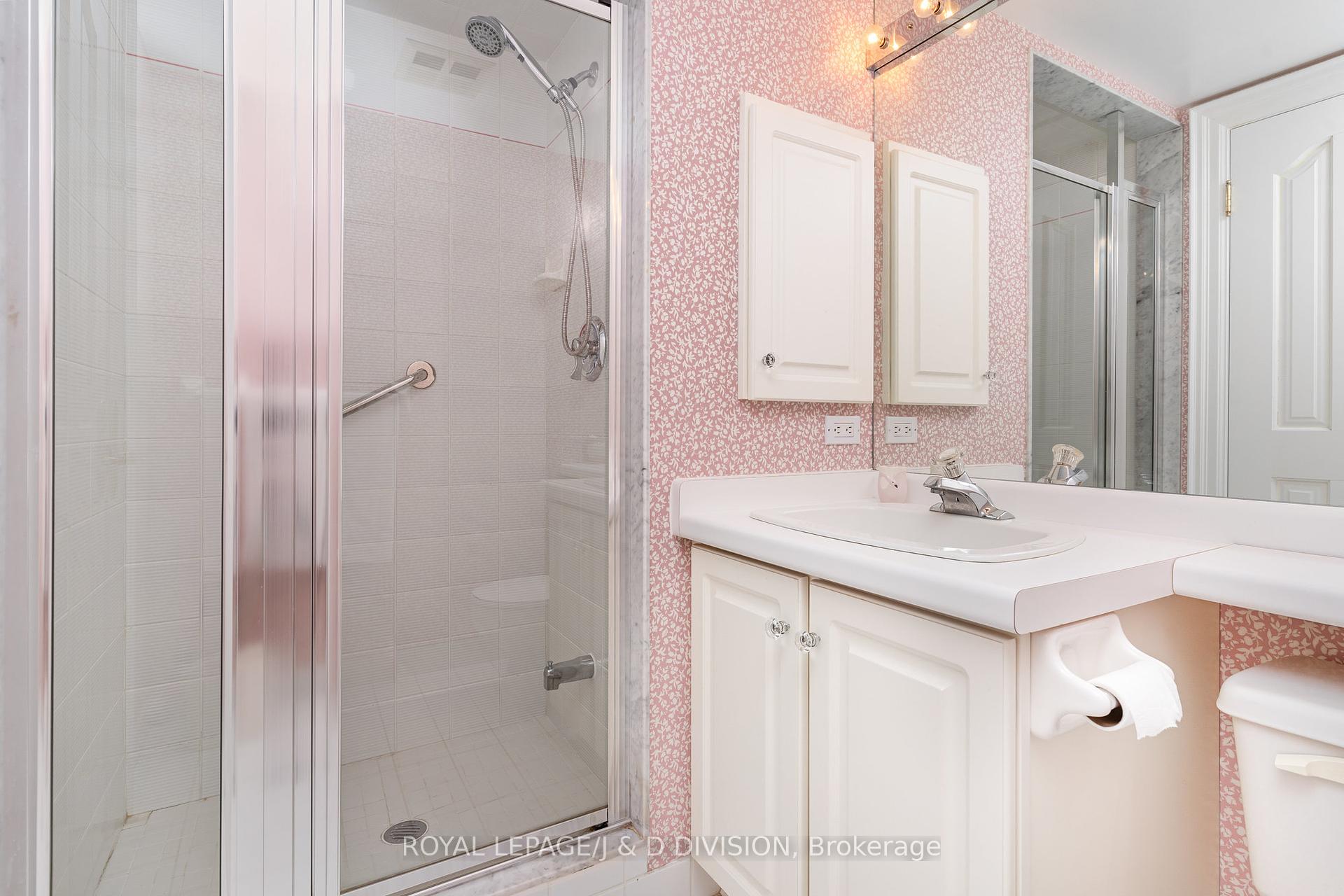 3 Bedrooms Condo at 225 The Donway, Toronto For sale