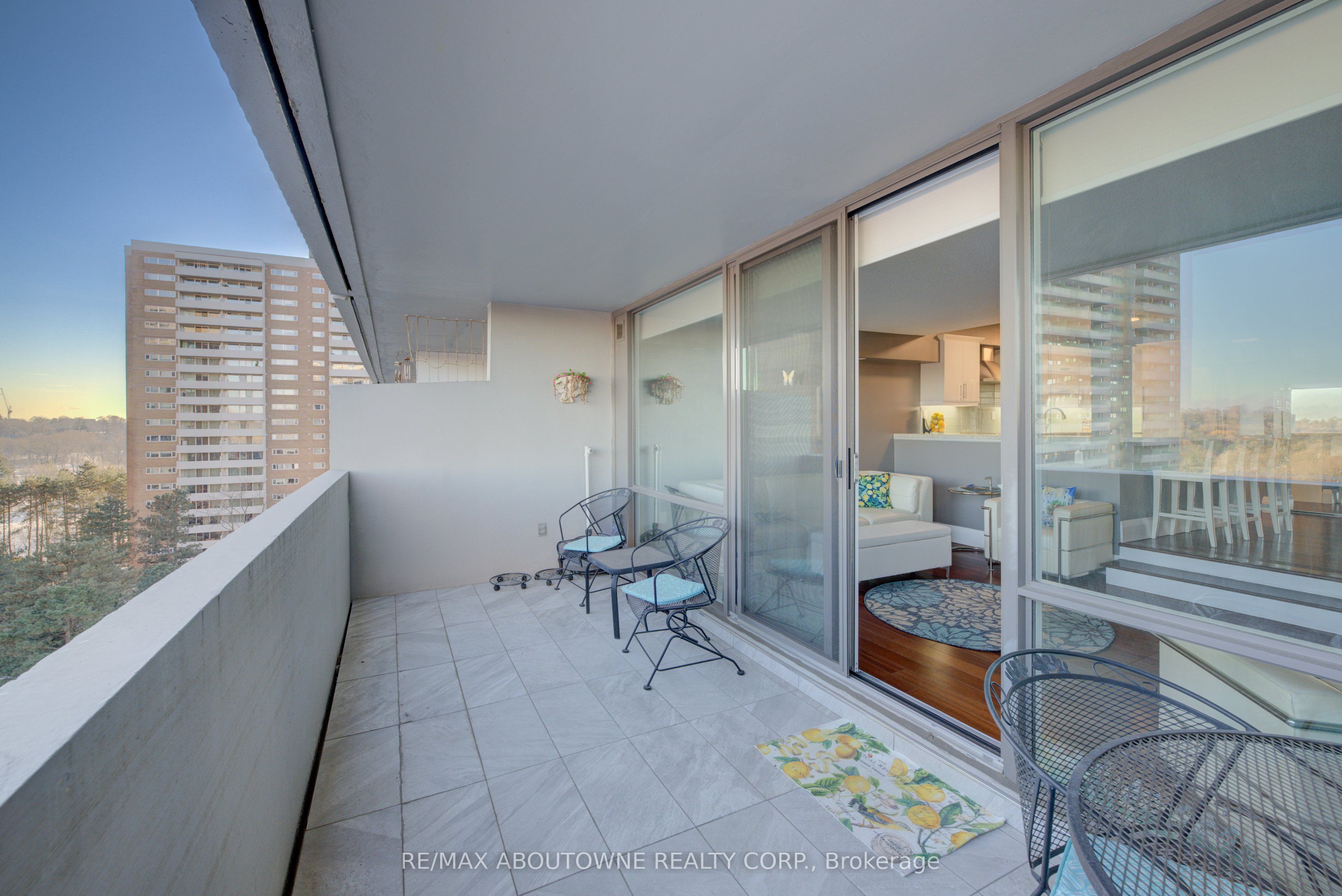 260 Scarlett Road, #1006