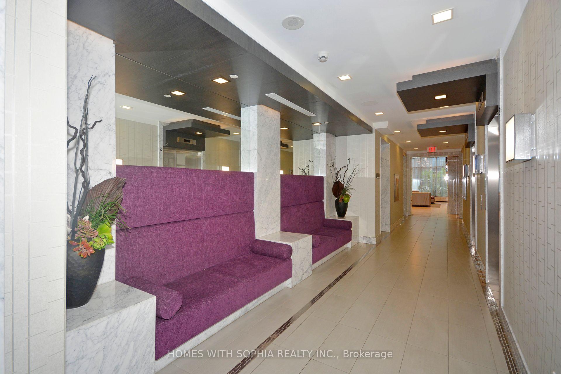 2 Bedrooms Condo at 18 Graydon Hall, Toronto For sale