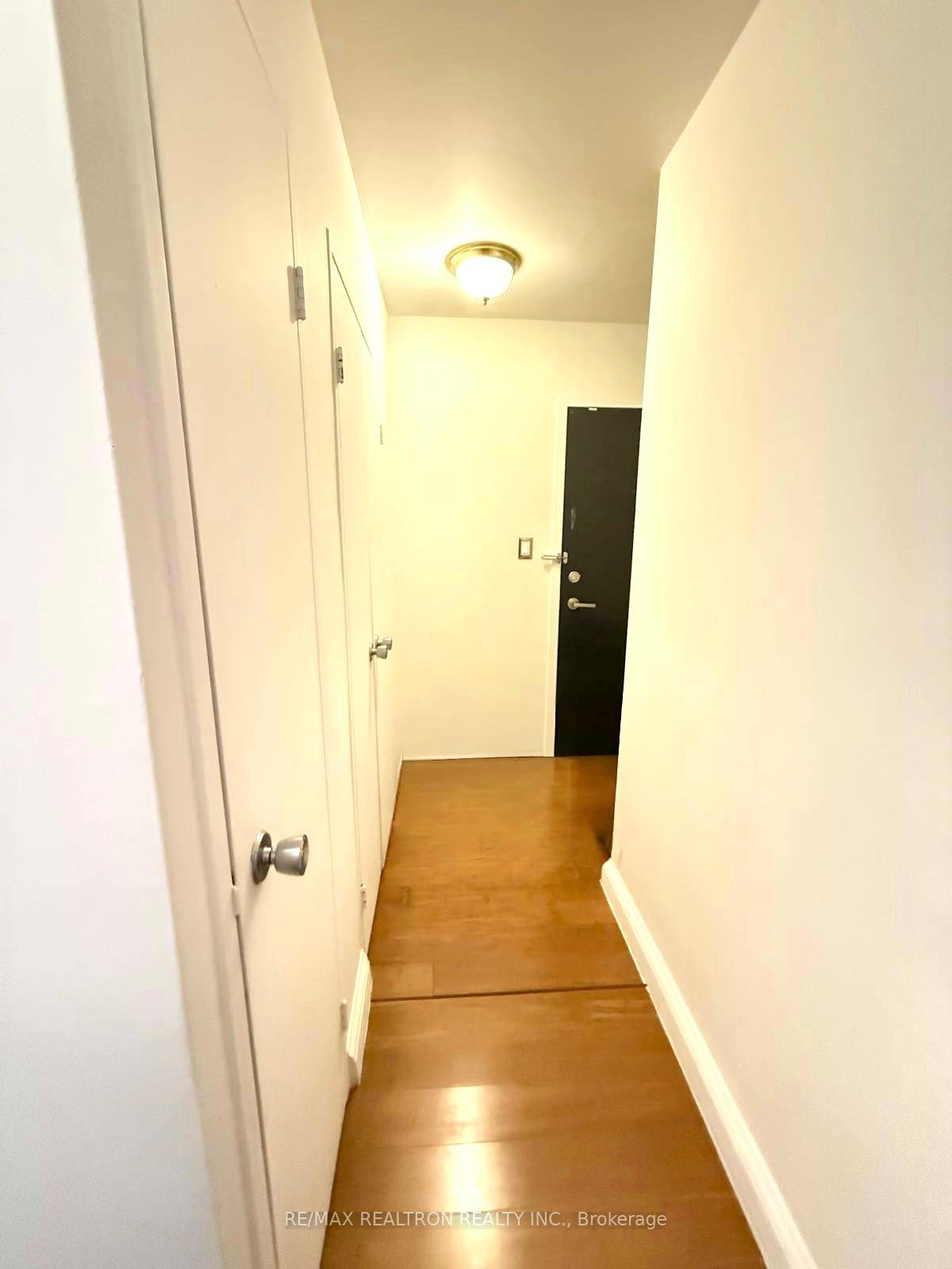 1 Bedroom Condo at 31 Four Winds, Toronto For sale