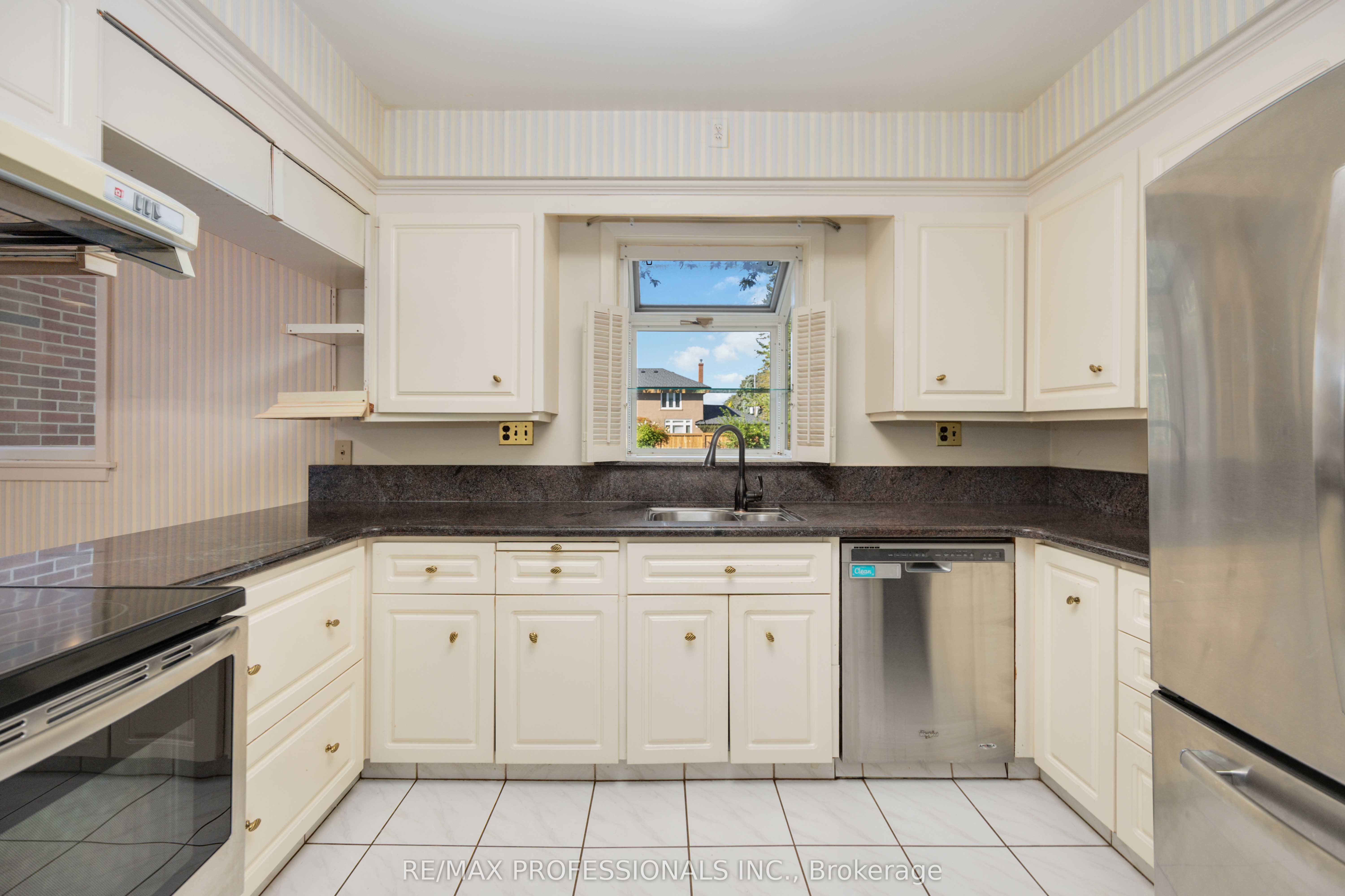 6 Ridgecross Road