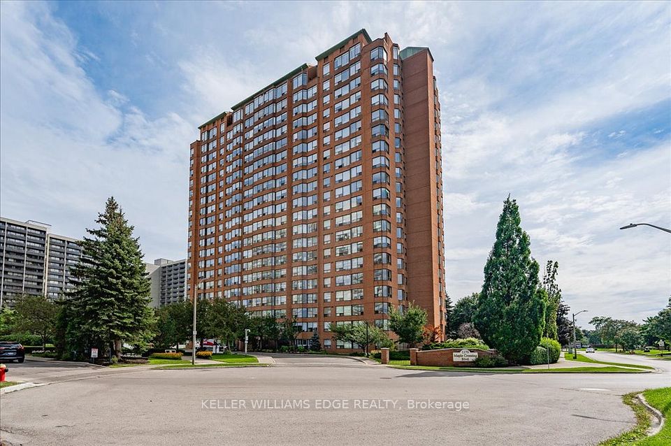 1270 Maple Crossing