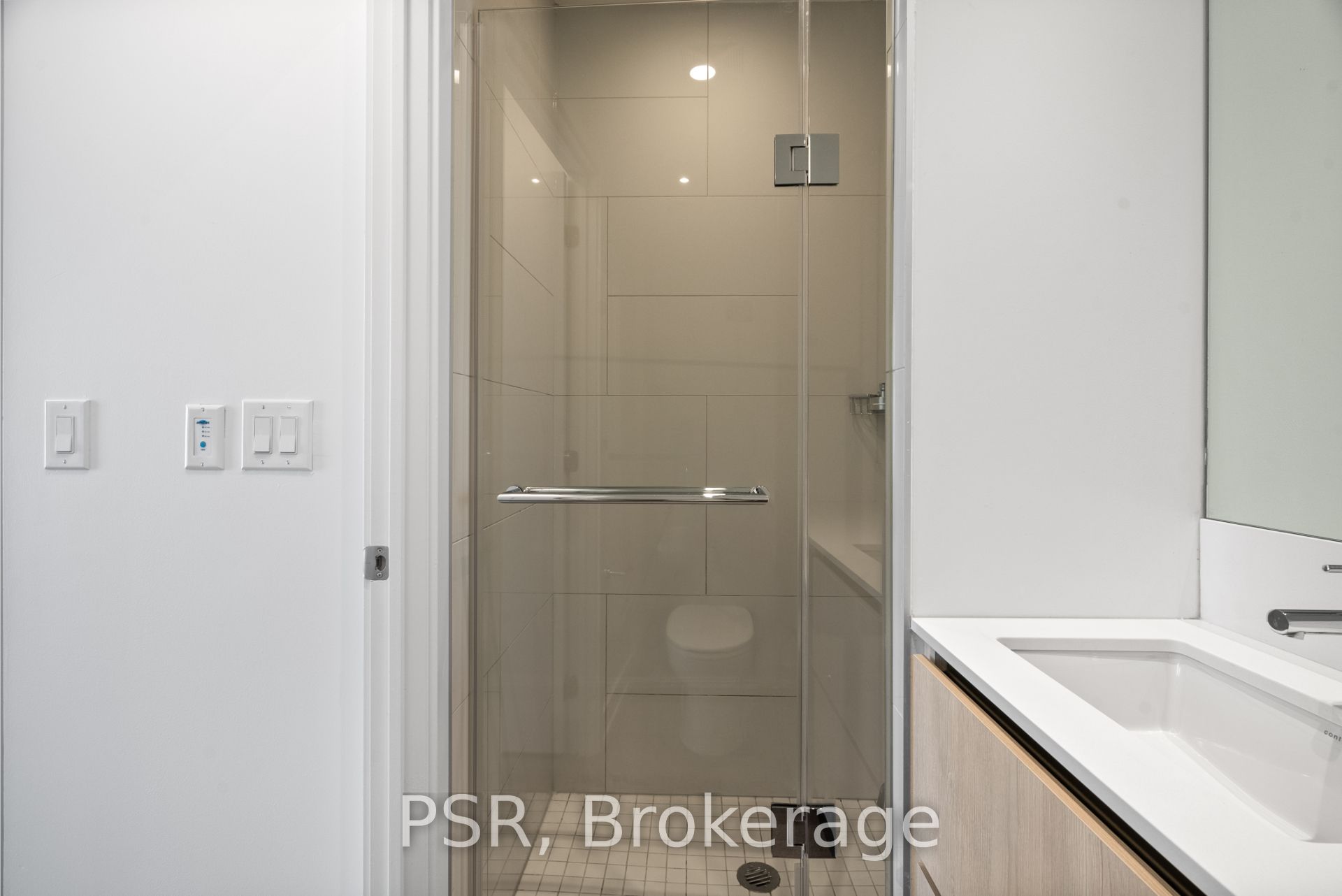 11 Ordnance Street, #1111