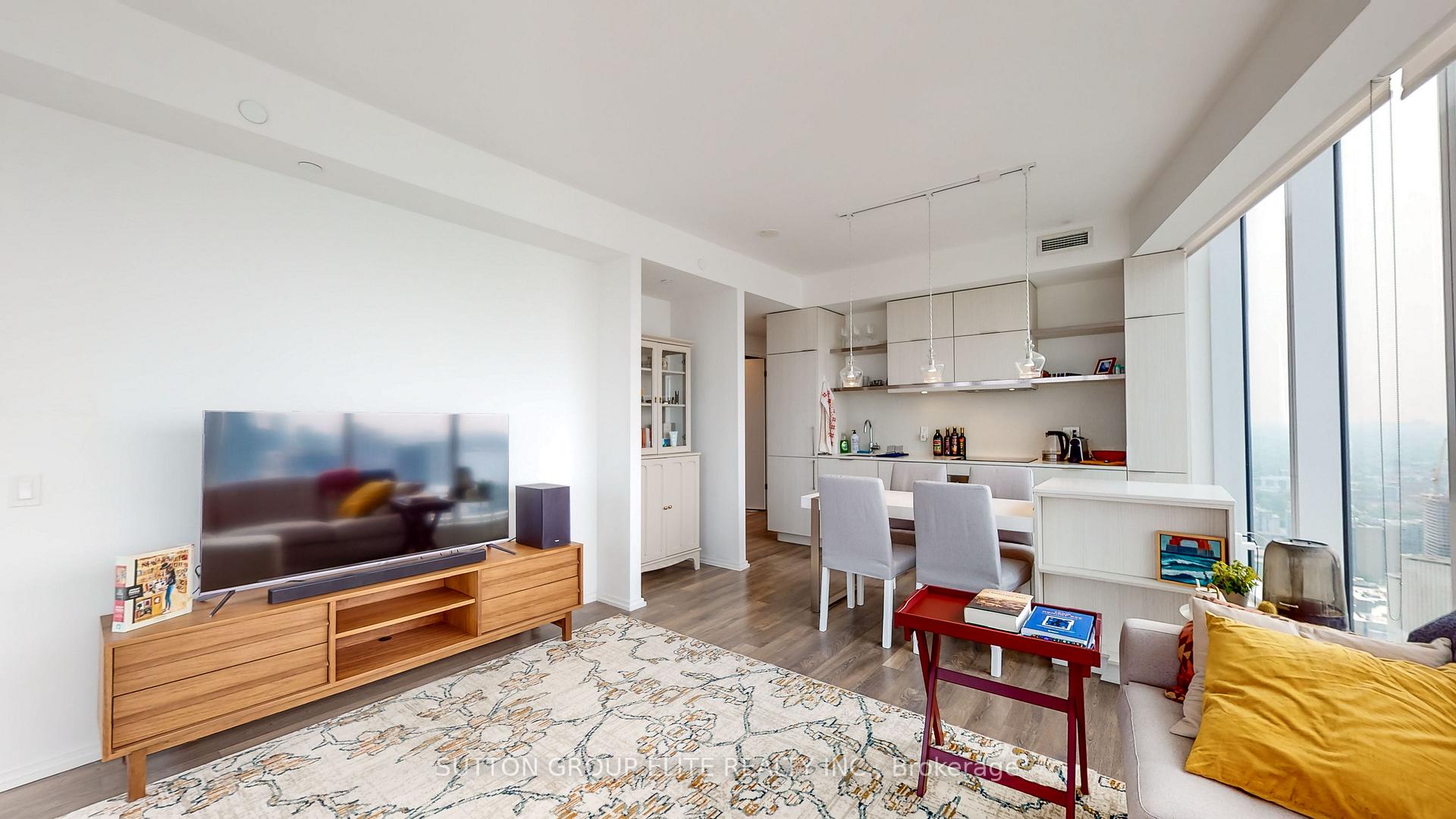 2 Bedrooms Condo at 197 YONGE, Toronto For sale