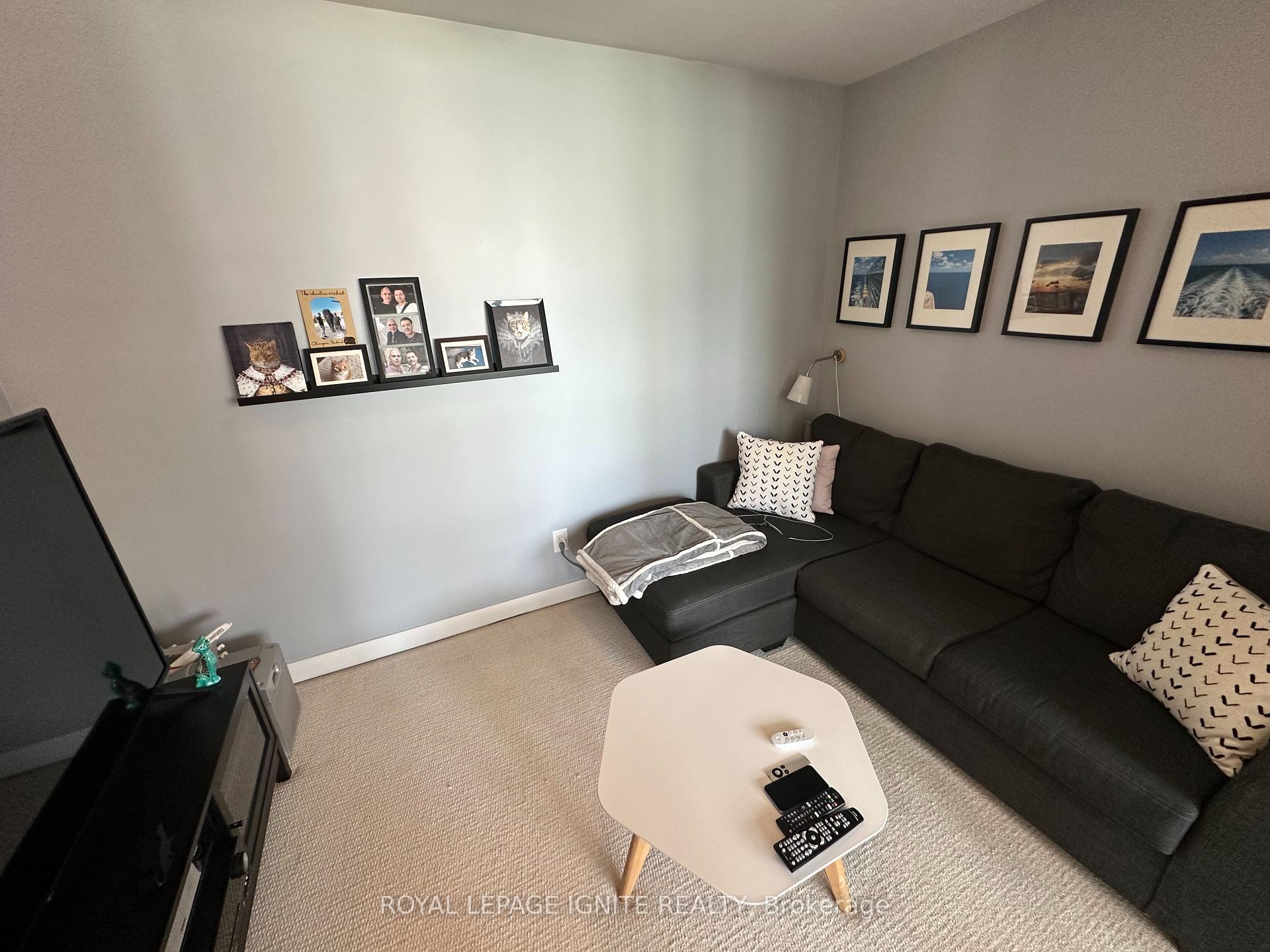 2 Bedrooms Condo at 110 Charles, Toronto For sale