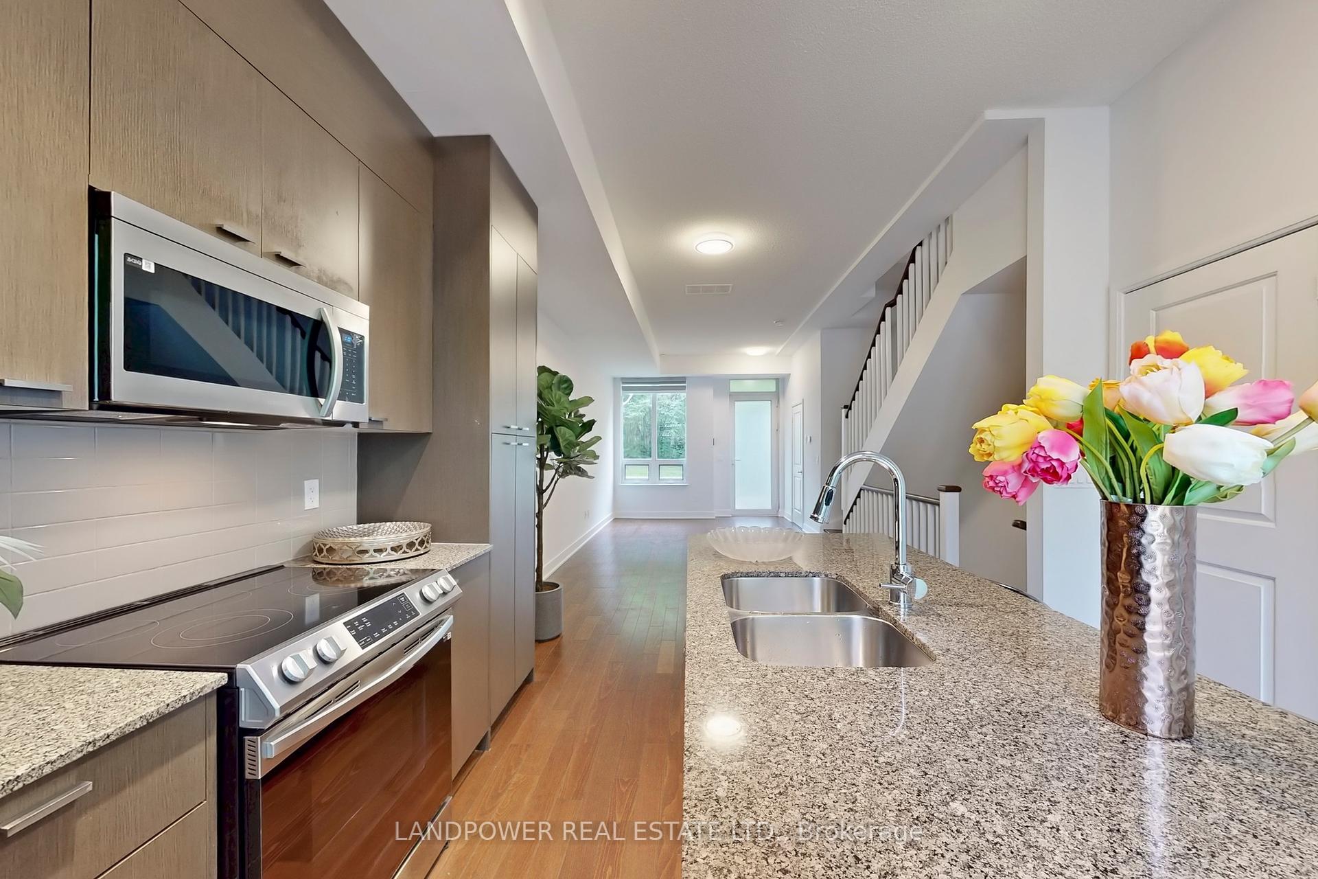 4 Bedrooms Condo at 88 Sheppard, Toronto For sale