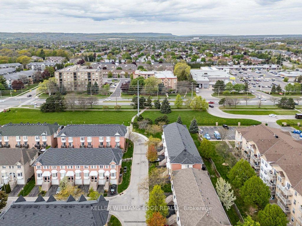 2 Bedrooms Condo at 3480 Upper Middle, Burlington For sale