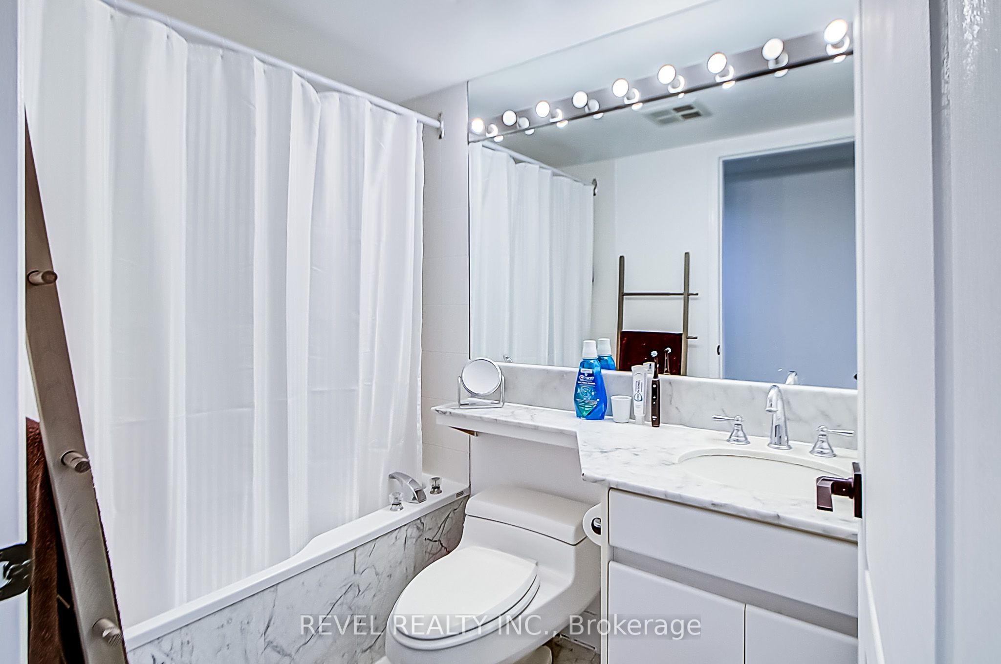 50 Lombard Street, #1004
