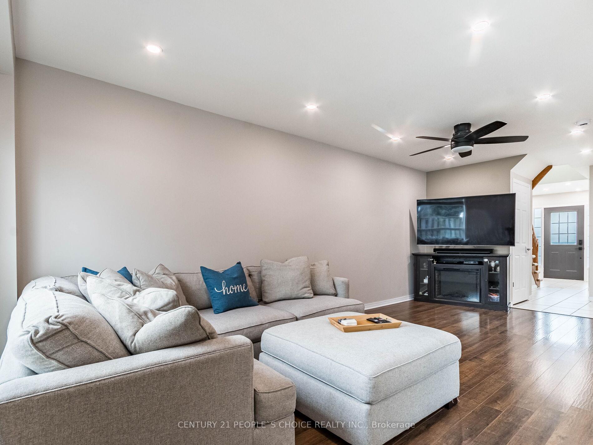 3 Bedrooms Condo at 485 Green,  Hamilton For sale