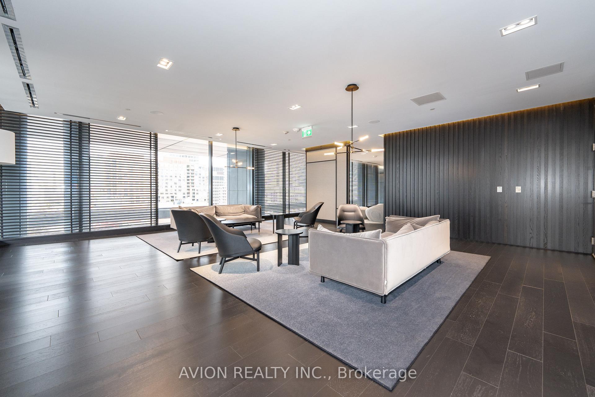 3 Bedrooms Condo at 501 yonge, Toronto For sale