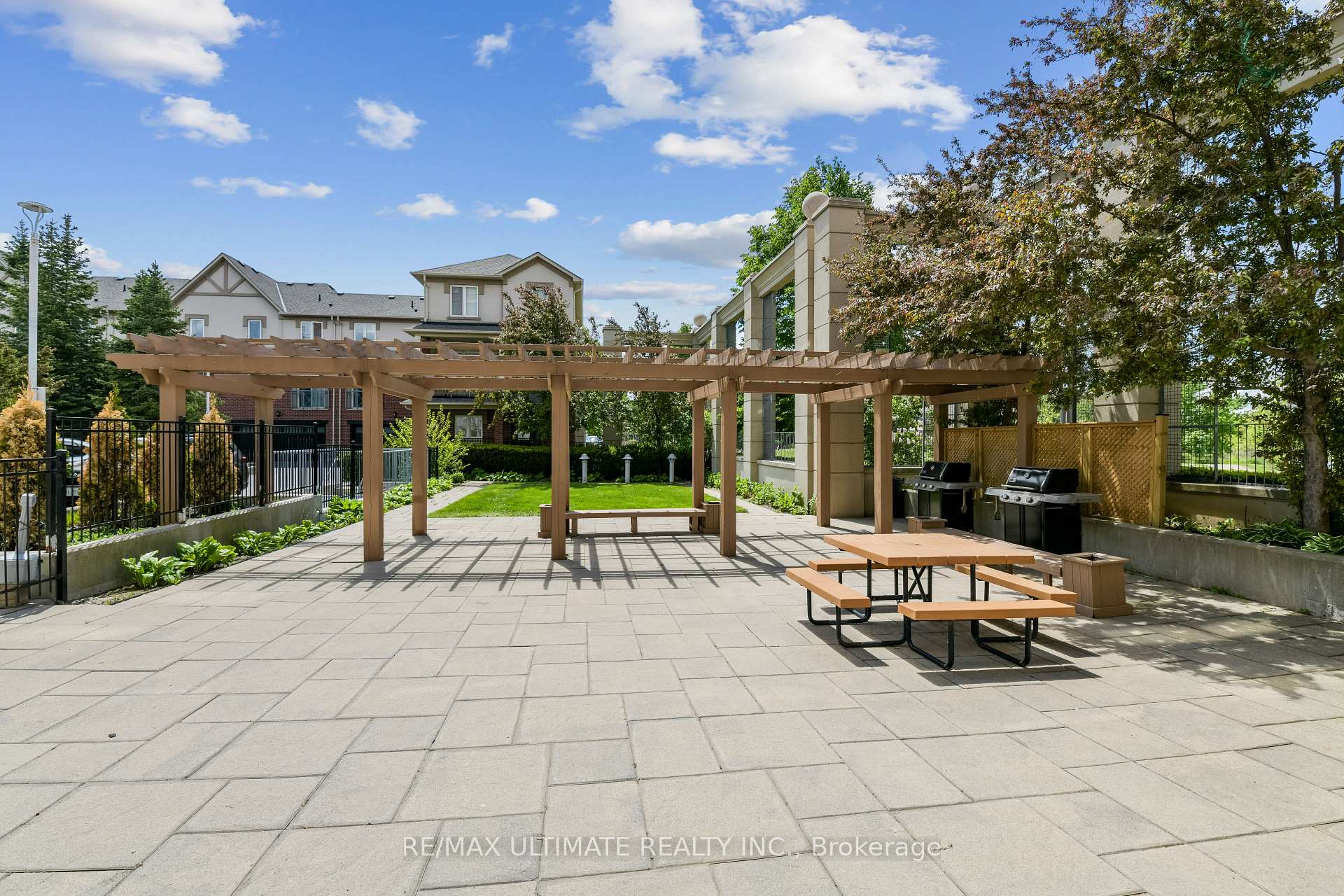 1 Bedroom Condo at 2325 Central Park, Oakville For sale