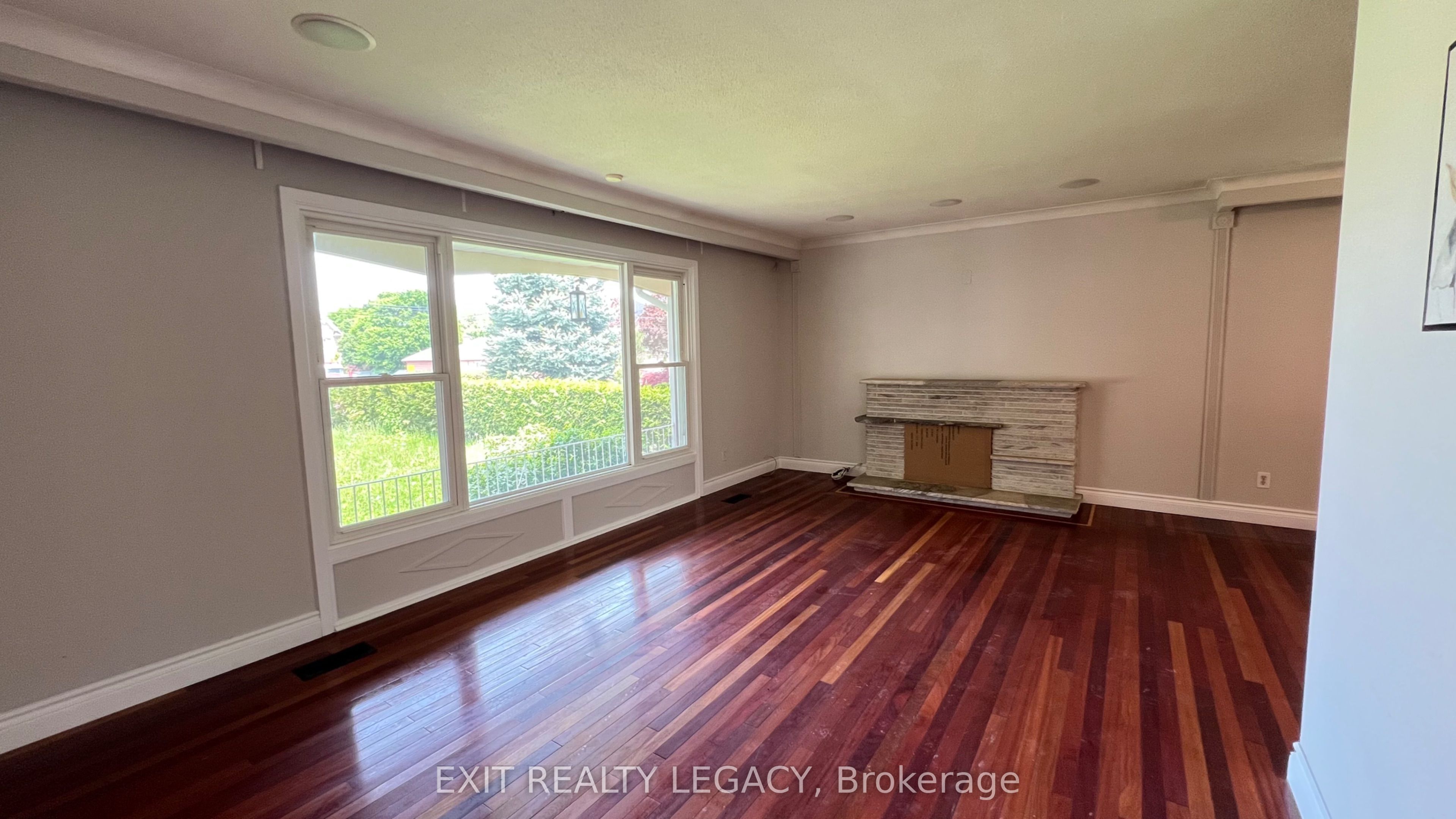 89 Bond Crescent