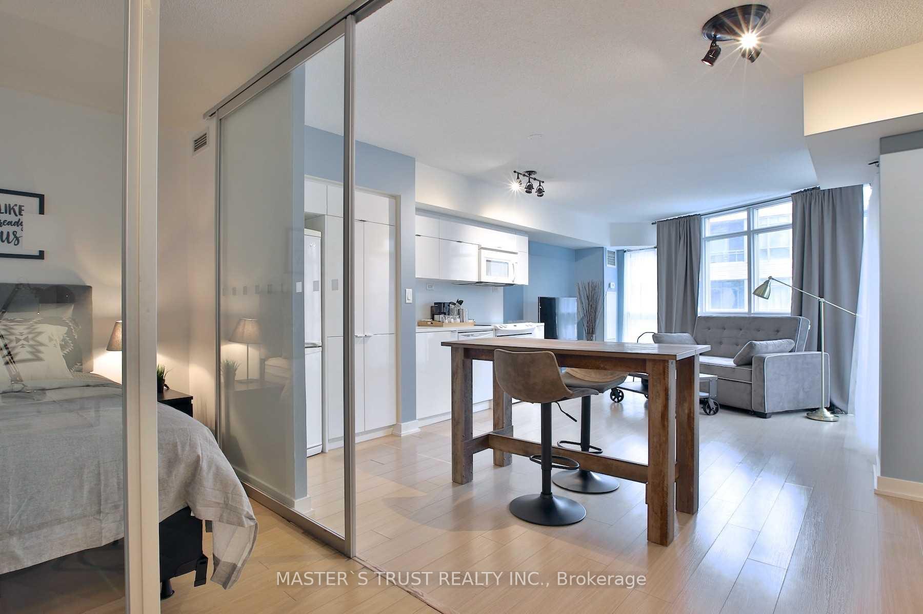 2 Bedrooms Condo at 21 Iceboat, Toronto For sale