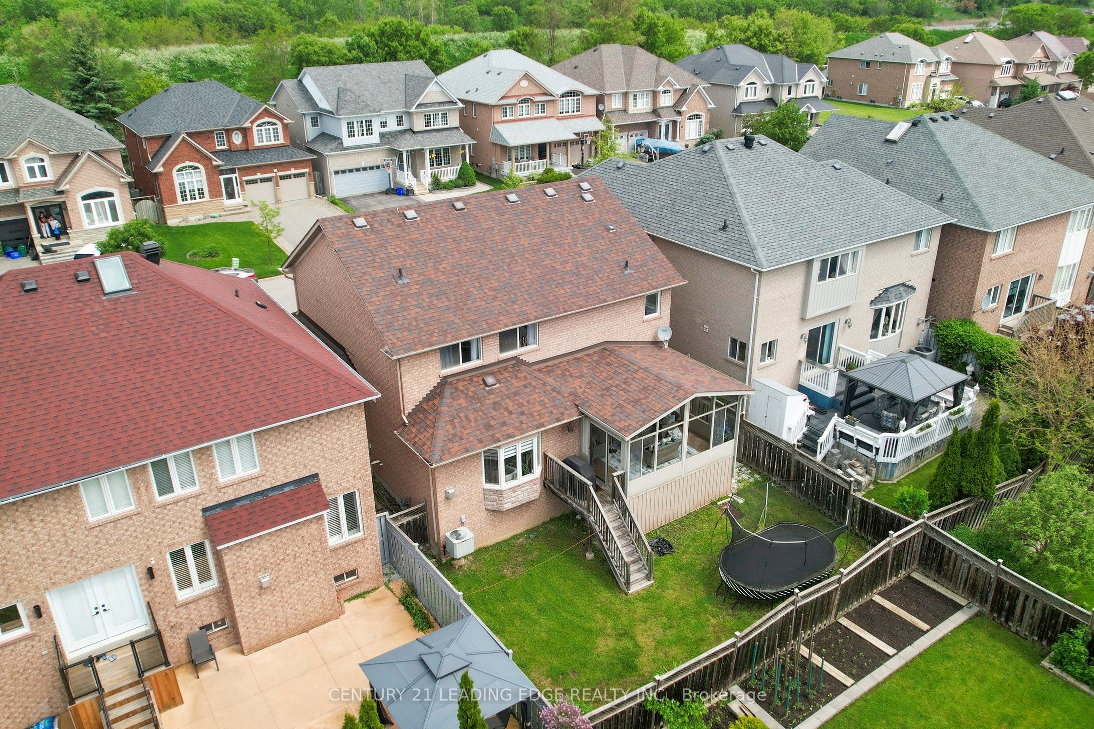 74 Littleleaf Crescent