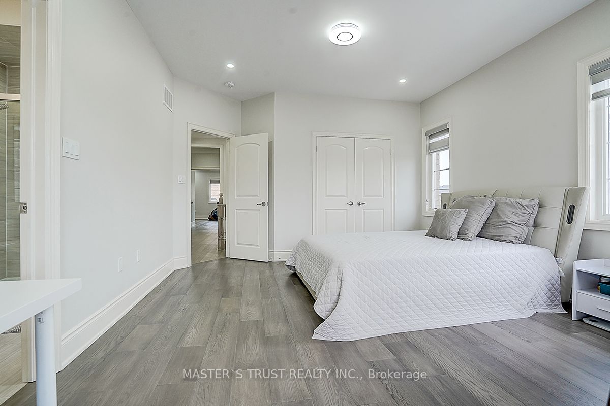 220 Wesmina Avenue, Whitchurch-Stouffville Stouffville