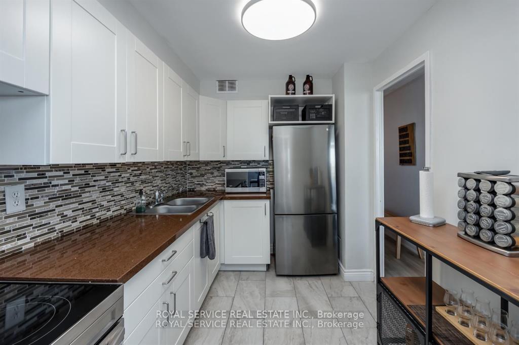 1 Bedroom Condo at 10 Parkway Forest,  Toronto For sale