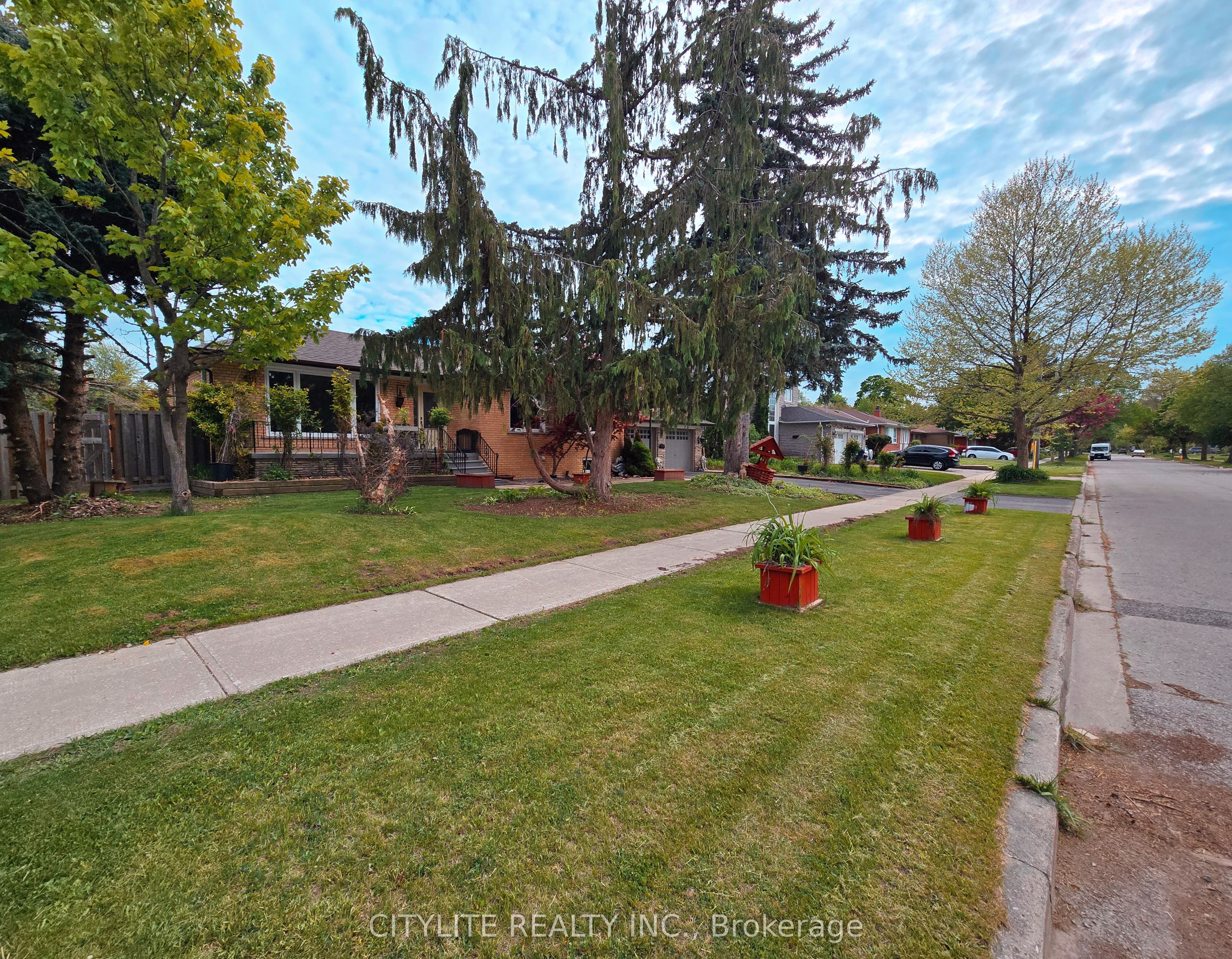 2 Emmeline Crescent