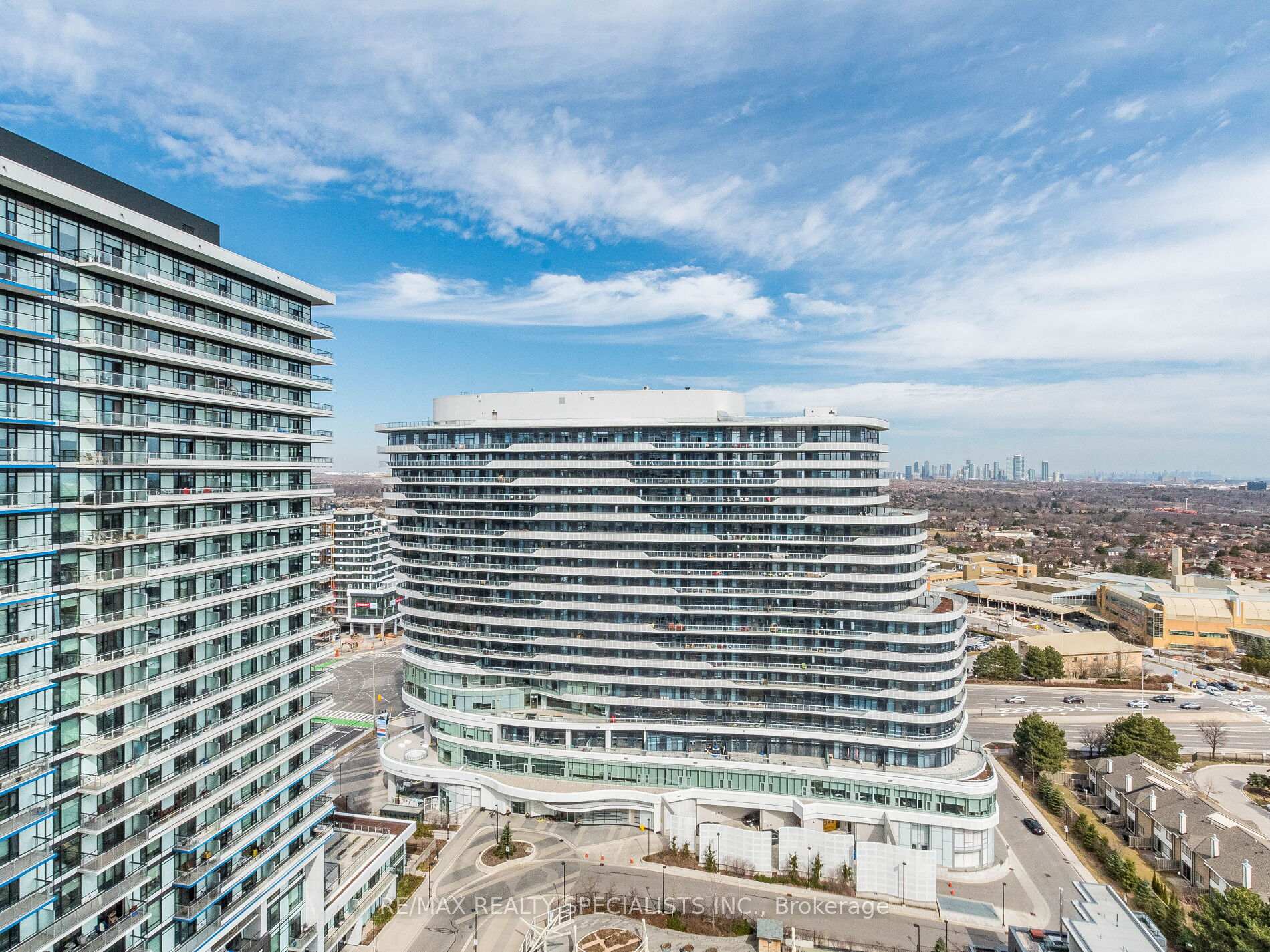 2 Bedrooms Condo at 2560 Eglinton, Mississauga For sale